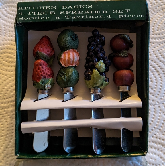 🆕 Vintage Set of 4 Stainless Steel Knives Spreaders by Kitchen Basics NWOT - Picture 6 of 6